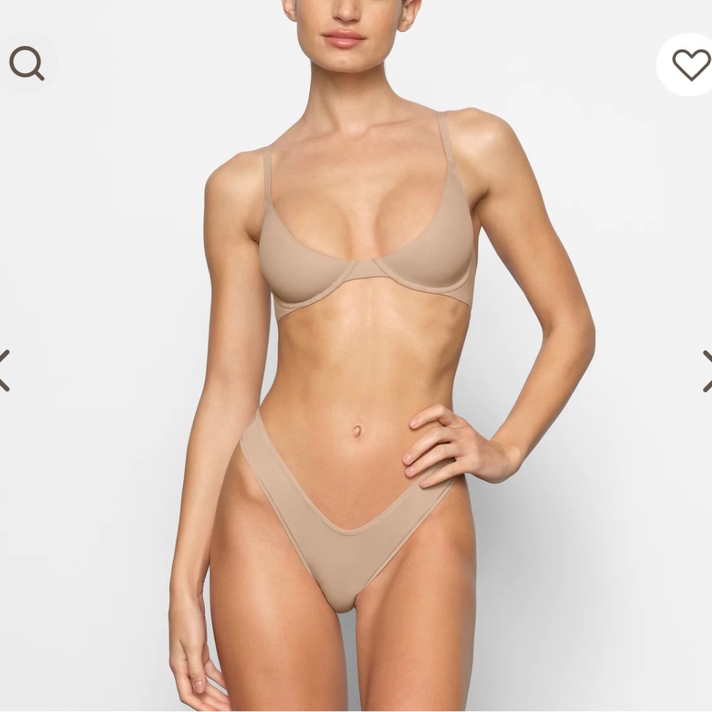 Skims plunge bra size 34C
